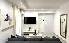Central Suites Aegina 4